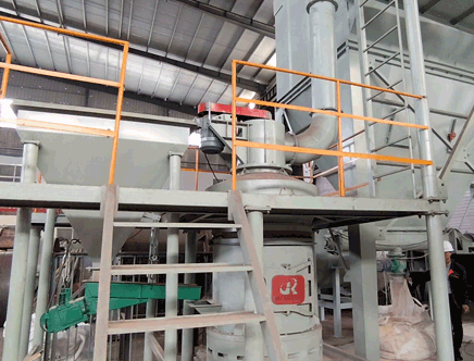 硅泥超细磨粉机试机生产